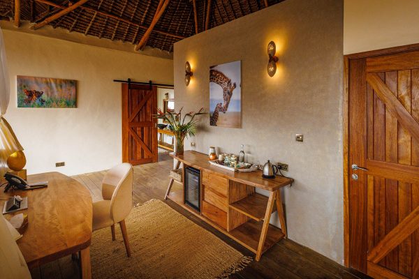 Luxury Safari in Kenya - Lions Bluff, Tsavo